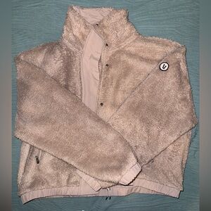 Like new Vuori size large.